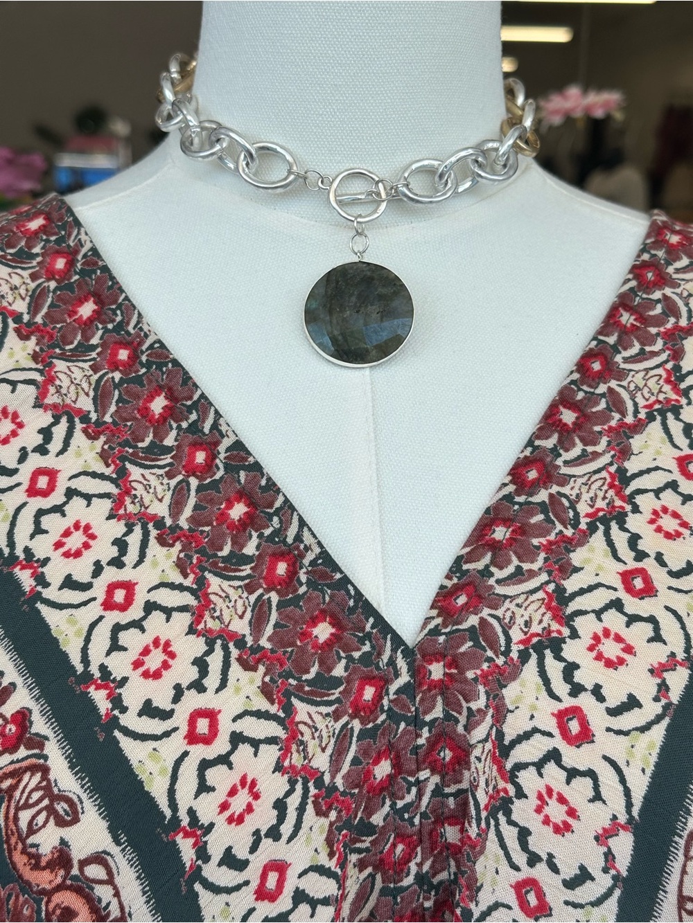 Silver Chain Necklace with Dark Gray Round Pendant